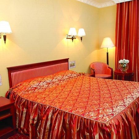 Royal Medical Cezar Hotel Трускавец Екстериор снимка