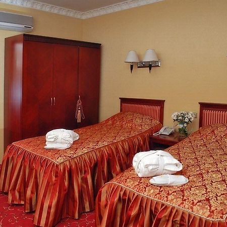 Royal Medical Cezar Hotel Трускавец Екстериор снимка
