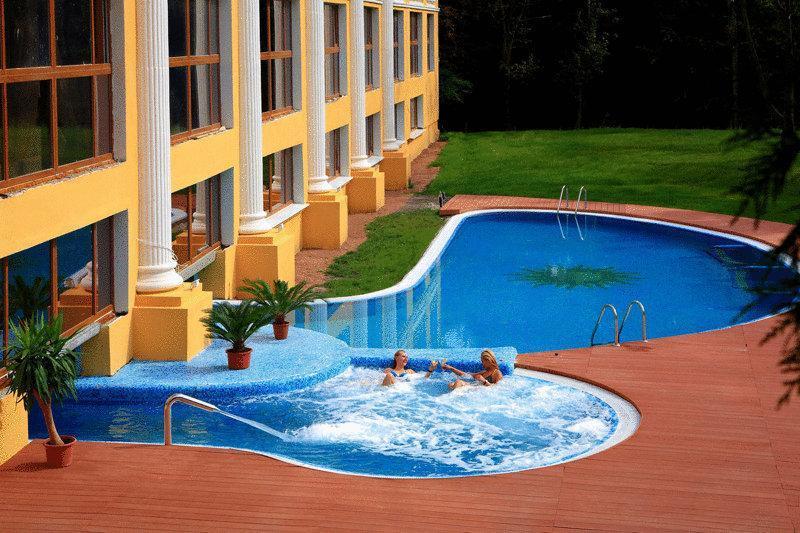 Royal Medical Cezar Hotel Трускавец Екстериор снимка