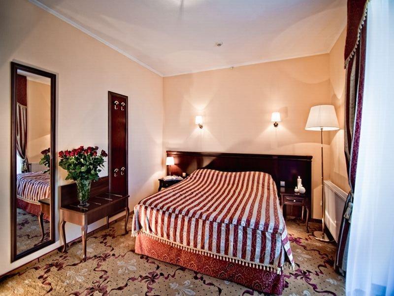 Royal Medical Cezar Hotel Трускавец Екстериор снимка