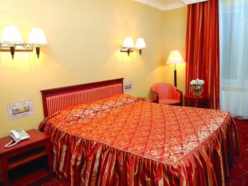 Royal Medical Cezar Hotel Трускавец Екстериор снимка