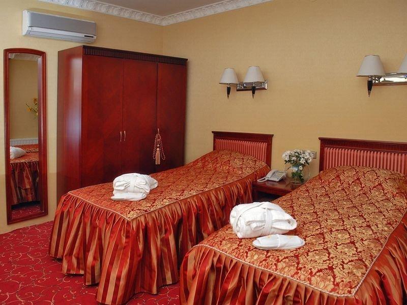 Royal Medical Cezar Hotel Трускавец Екстериор снимка